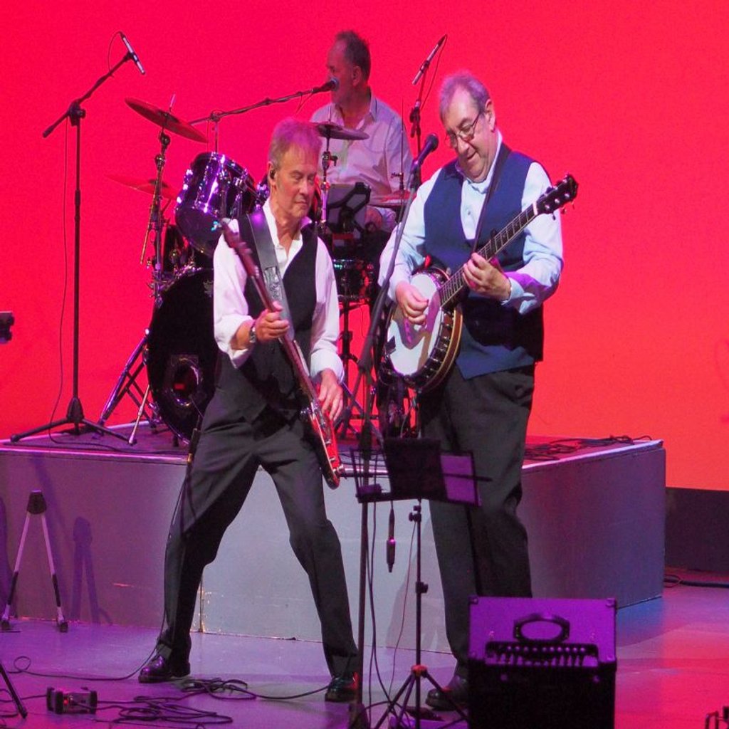 The Searchers and Hollies Experience
