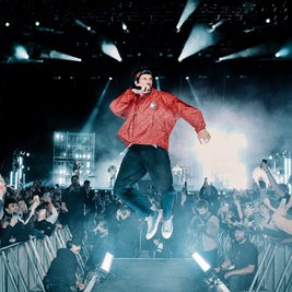 Kasabian: Live Performance