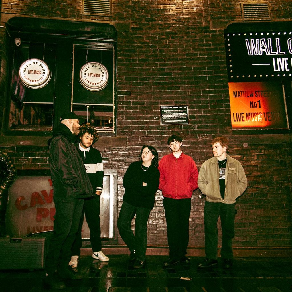 Snug Live Sessions w/ Sia Raw + People Person