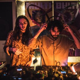 The Lot Thursdays With Earthly Measures (FREE ENTRY)