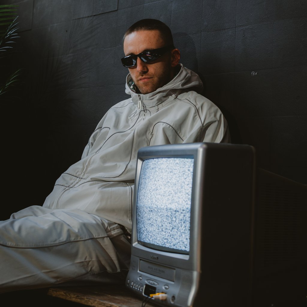 Casa presents; LOCKY