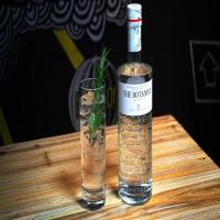 Keep your gin up and dance at Fives