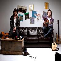 Folk Weekend: James and David Delarre