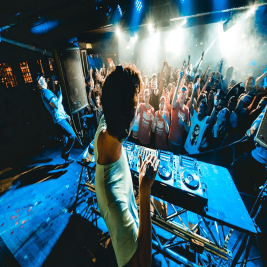 Shoreditch Pub Crawl // 5 Venues // Free Shots // Discounted Drinks + MORE!