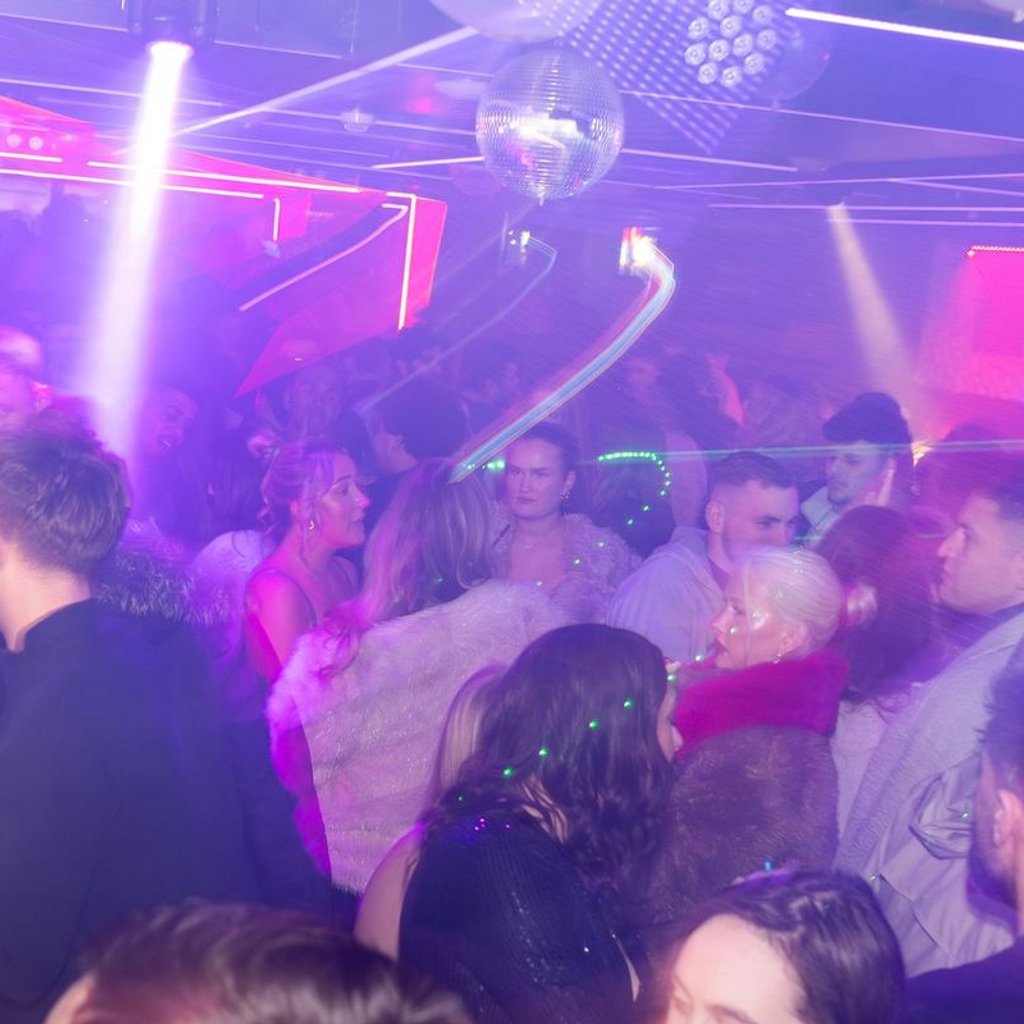 Aura Weekends