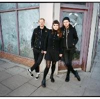 Muncie Girls at The Cuban Embassy (Bulls Head)