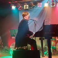 Eltonesque - A tribute to Elton John with a Full Live Band Eltonesque - A tribute to Elton John with a Full Live Band