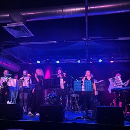 Desperate Dan perform the greatest hits of Steely Dan