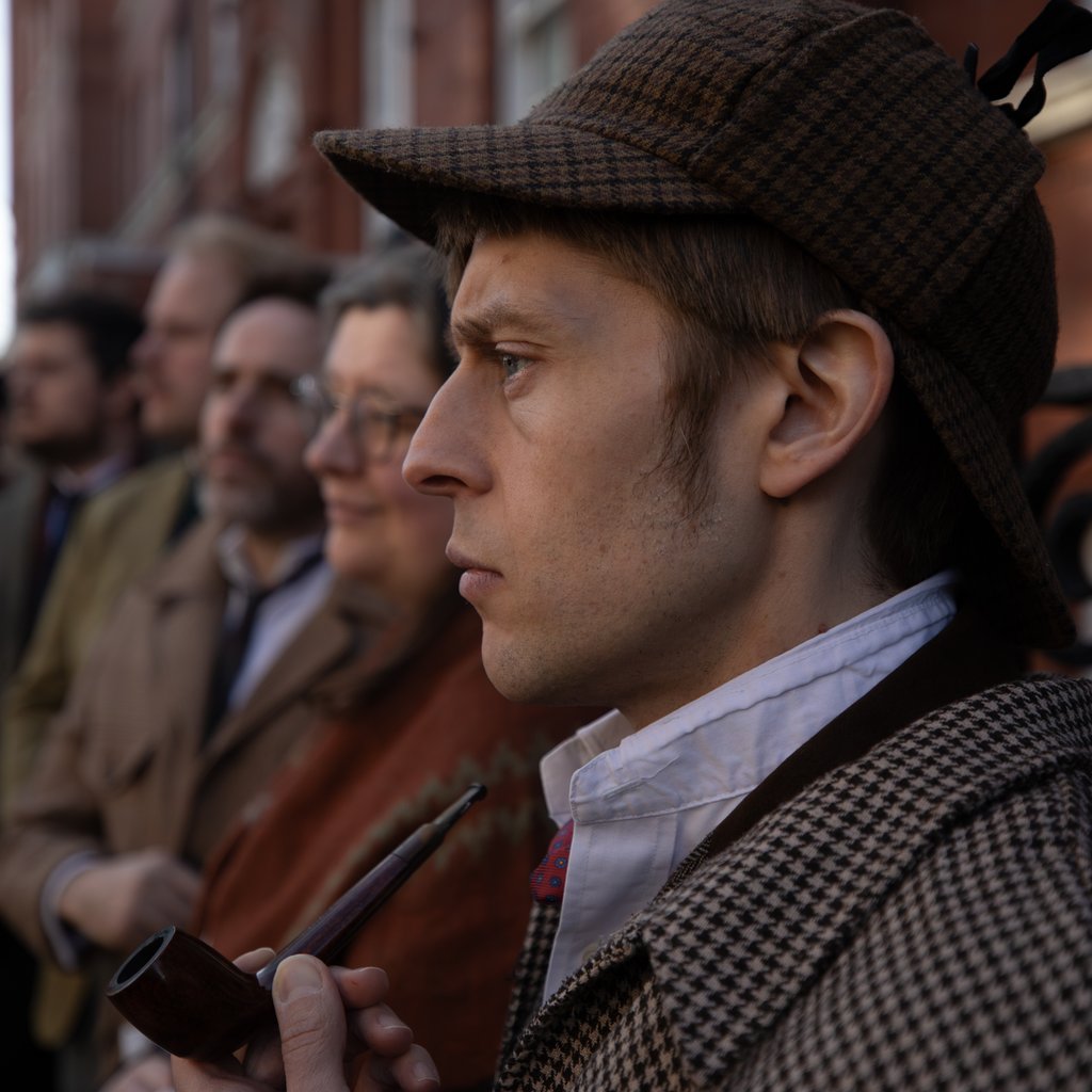 Adventures of the Improvised Sherlock Holmes at St Stephen's Chapel, London