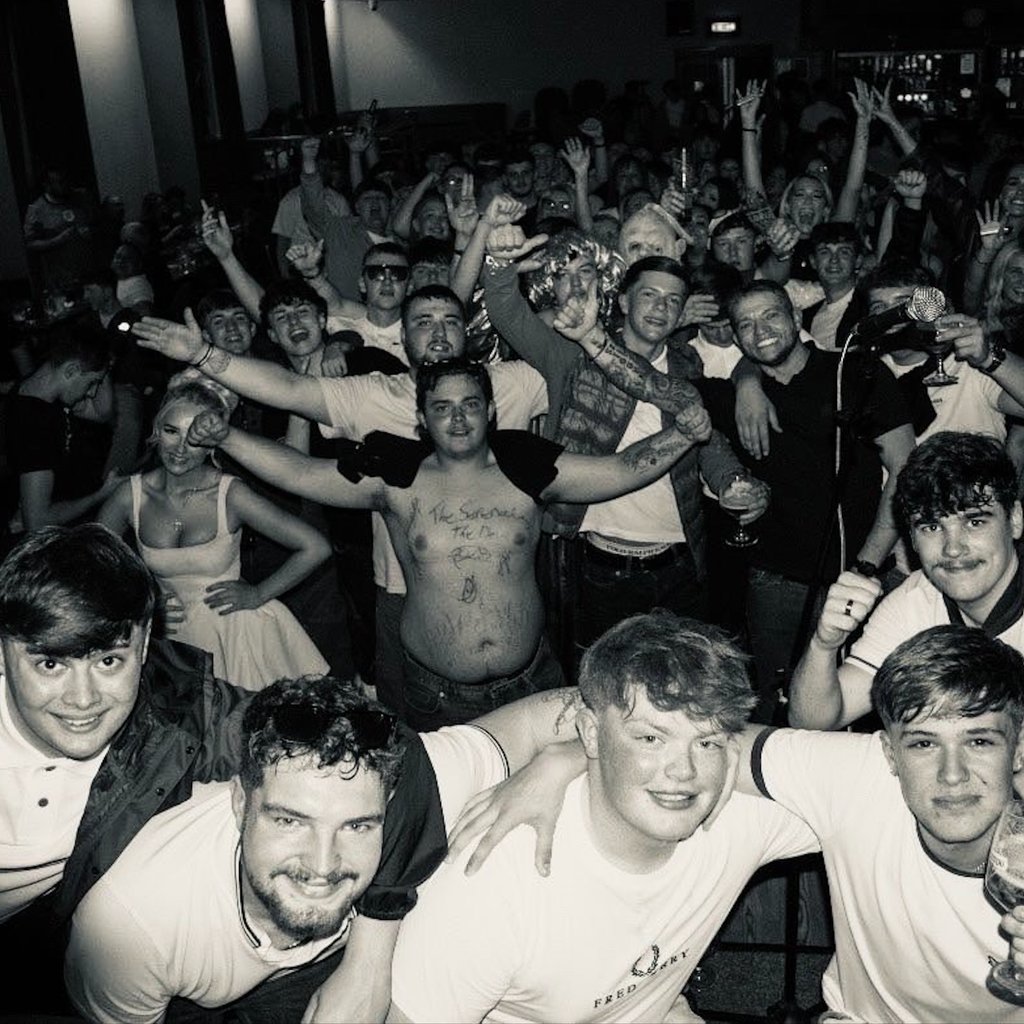 THE SERENADES live at The Garrison, Barnsley Image